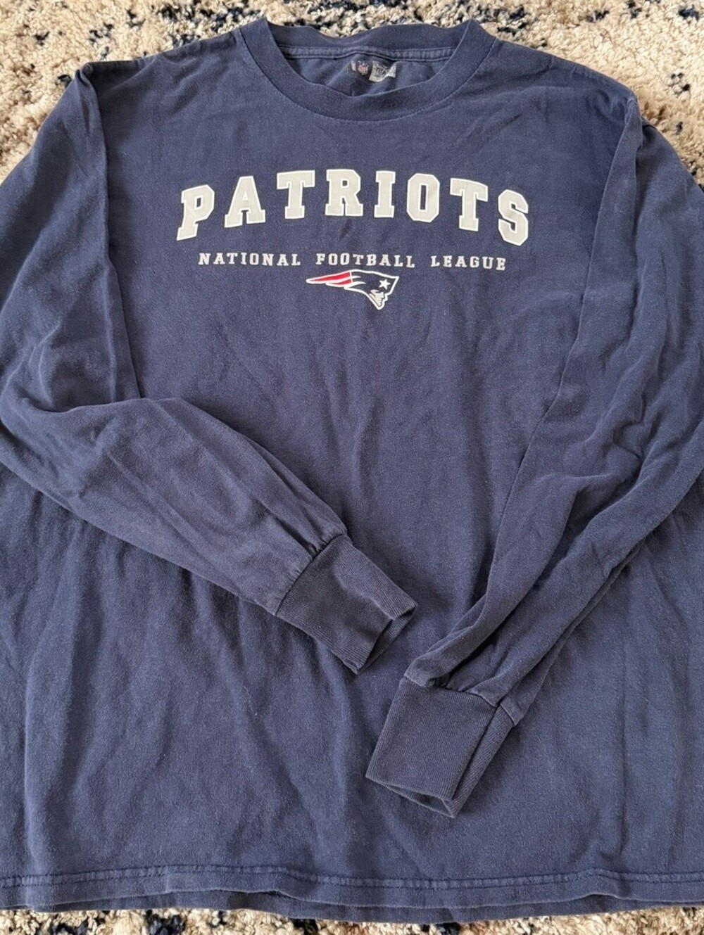 NFL New England Patriots Navy Long Sleeve T-Shirt Size M Football Graphic Tee